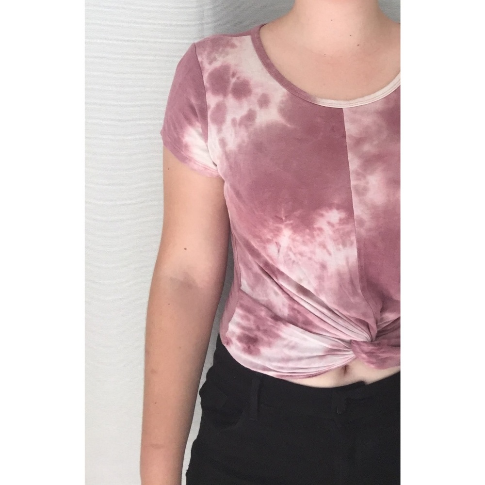 New Face Kisses Tie Dye Twisted Top Mulberry Taffy - Picture 2 of 4
